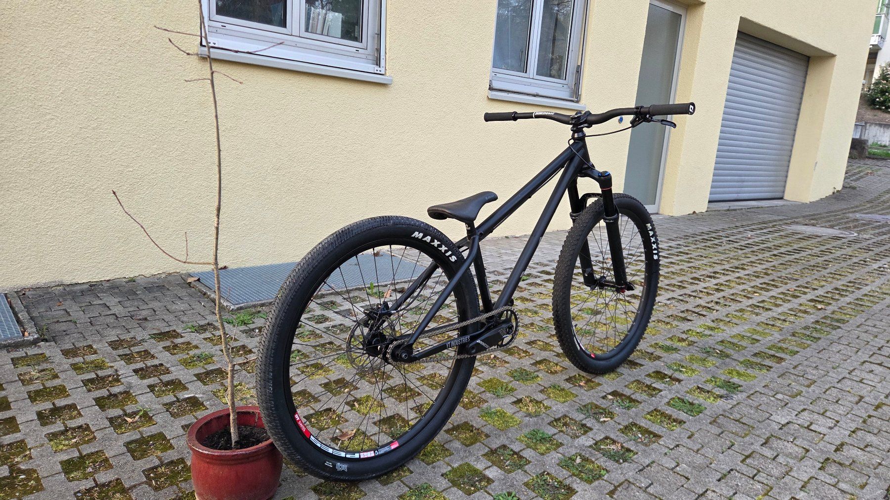 YT Biciclette: YT Dirtlove Dirtjumper – Usato da Zürich venduto da E.Schenkel 3