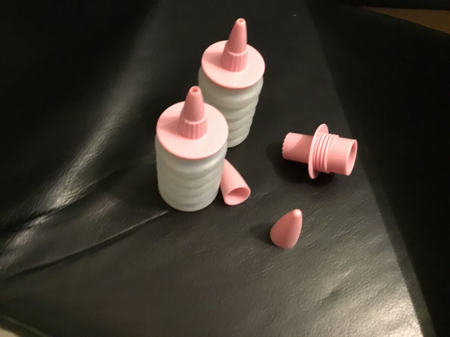 Elettrodomestici da cucina: 2x Garnierhilfe, Spritzflasche für Backwaren, rosa – Usato da Würenlos venduto da Starceve 1