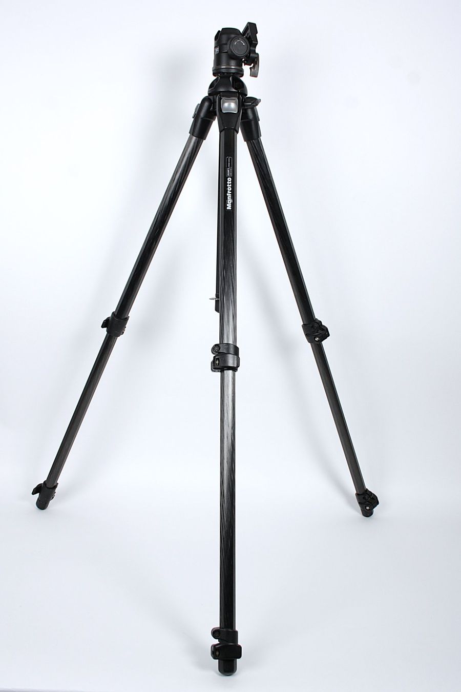 Manfrotto Treppiedi & Teste: MANFROTTO Carbonstativ mit Kugelkopf – Usato da Zollikofen venduto da Restwert_Zollikofen 1