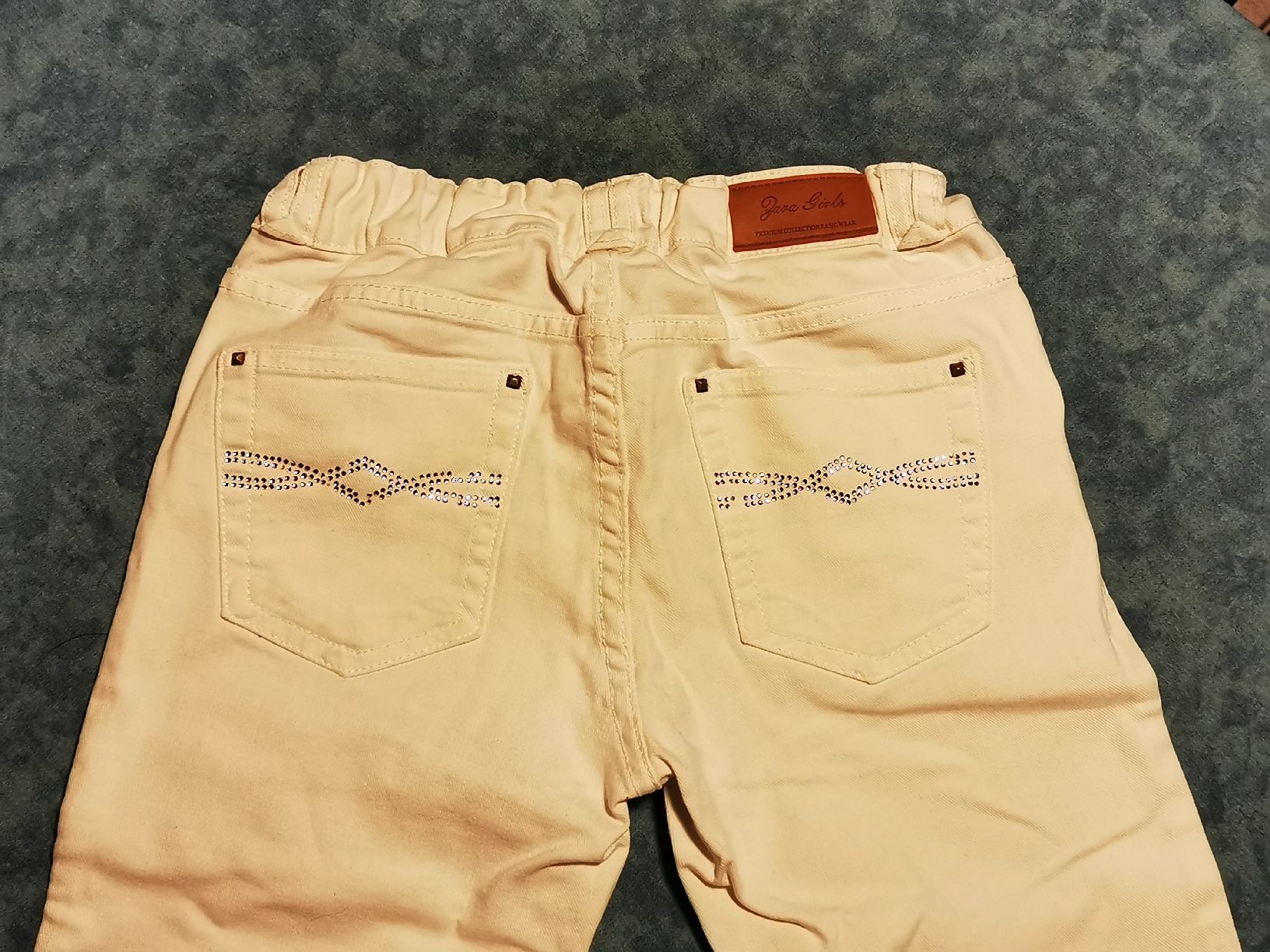 Zara Pantaloni: Weisse Mädchenjeans, Grösse 140 – Usato da Grünenmatt venduto da ras_7ksp 1