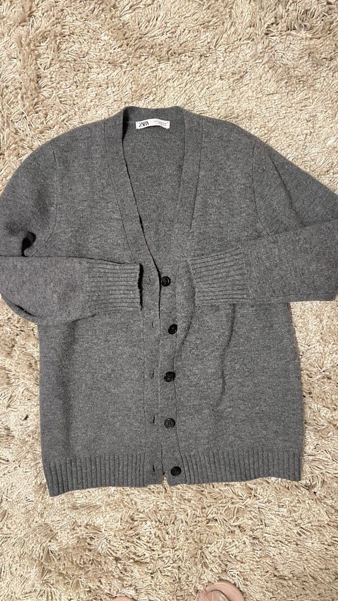 Zara Jacken: Zara Strickjacke – Gebraucht aus Langenthal von Yana.Chaika