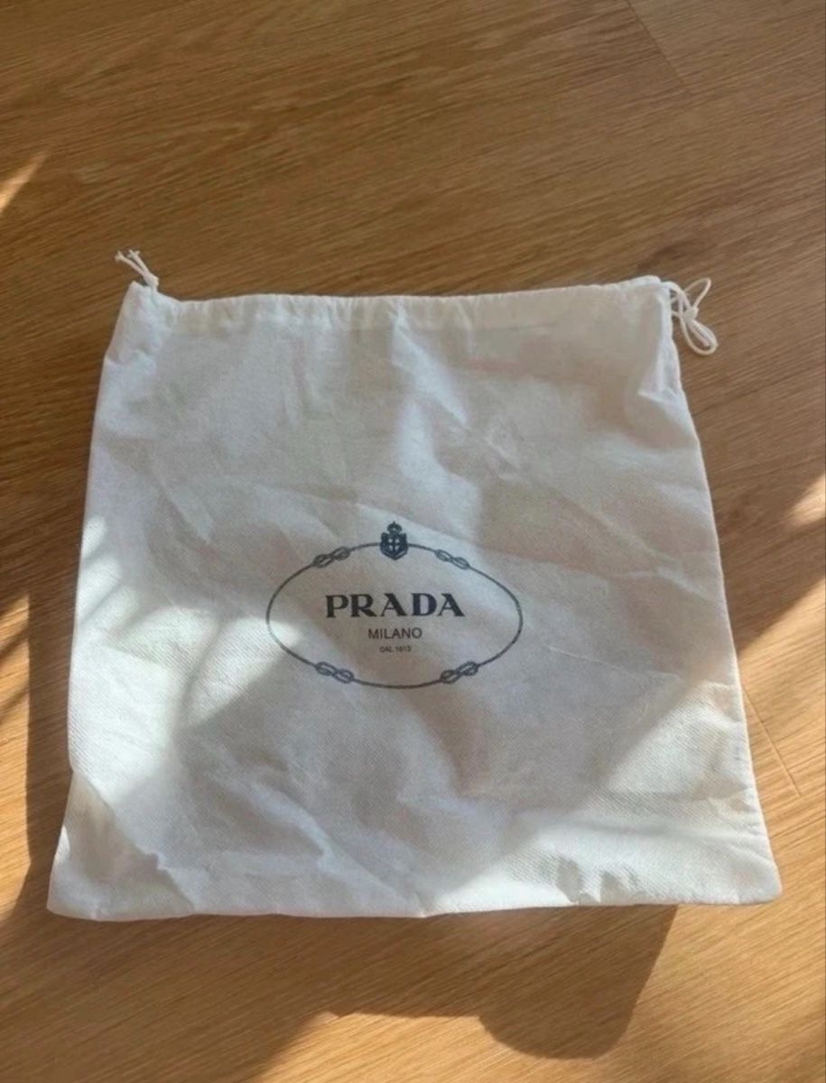 Prada Borse da donna: Prada - Saffiano Leather Shoulder Bag – Usato da Watt venduto da duk_j7wb 7