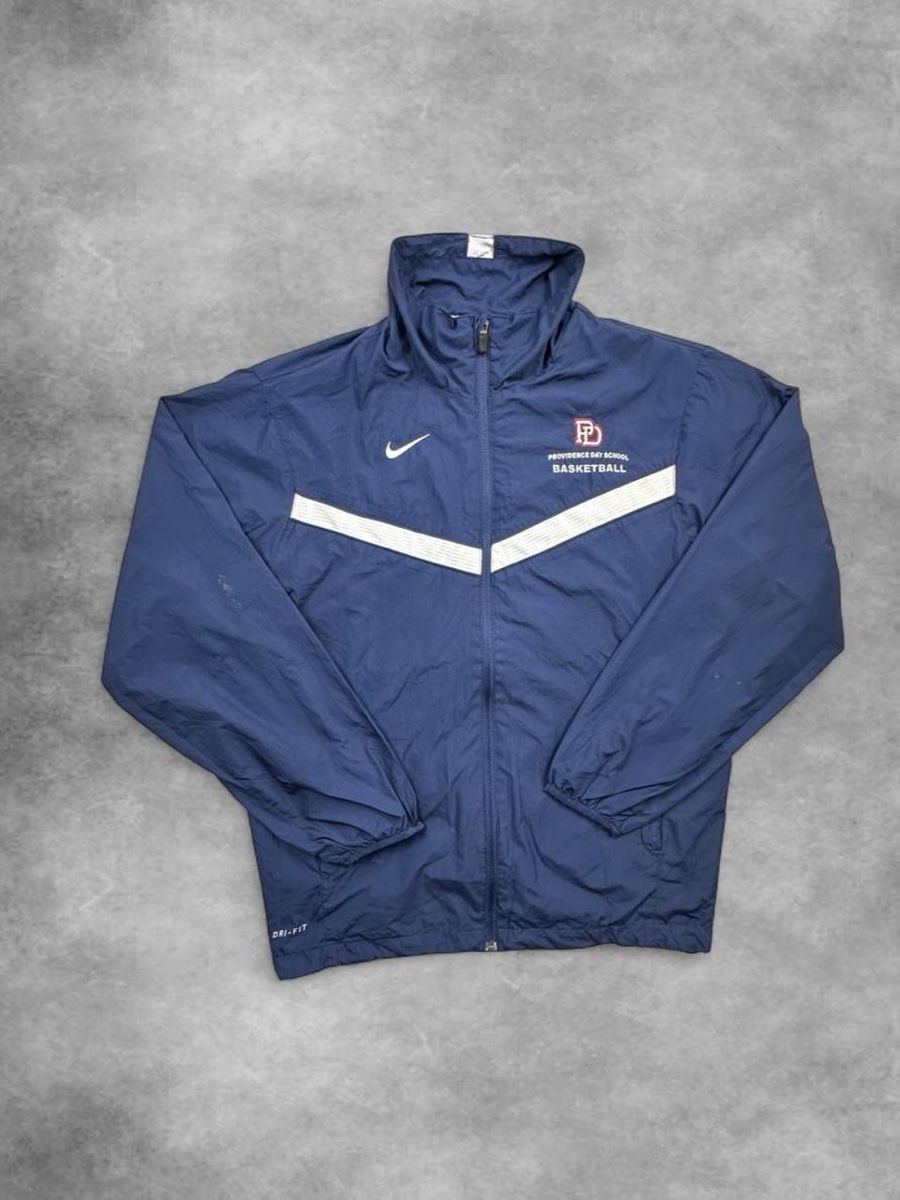Nike Jacken: Nike jacket – Gebraucht aus Erlinsbach SO von TogaResell