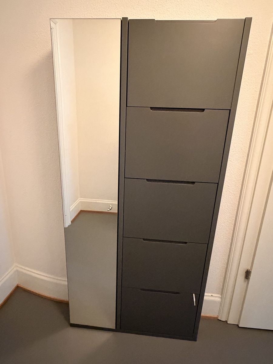 Schränke: Schlanker Schuhschrank | 99 CHF – Gebraucht aus Basel von ChristofWedemeyer 1