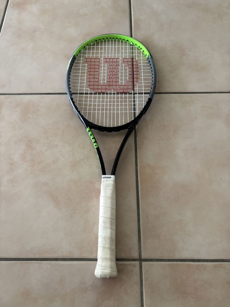 Wilson Racchette: Wilson Blade Tennis Schläger – Usato da Lengnau BE venduto da lea_5zbr