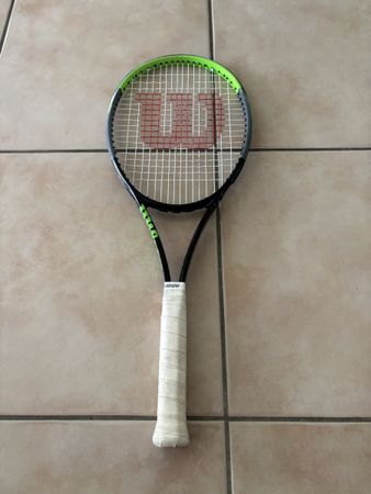 Wilson Blade Tennis Schläger