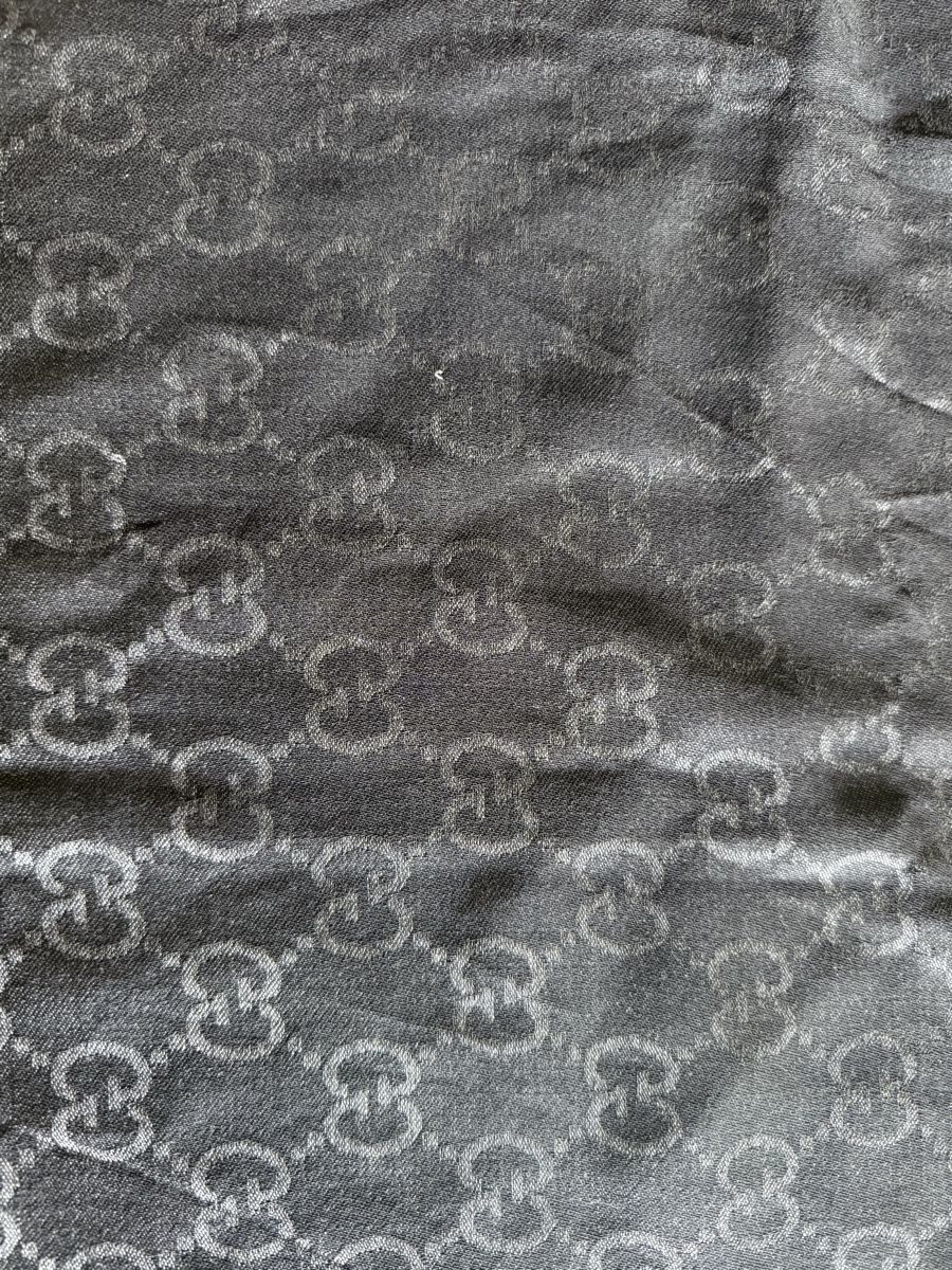 Gucci Foulard & Sciarpe: Gucci Schal Woll-Seiden-Mischung – Usato da Zollikon venduto da snowflake10- 4
