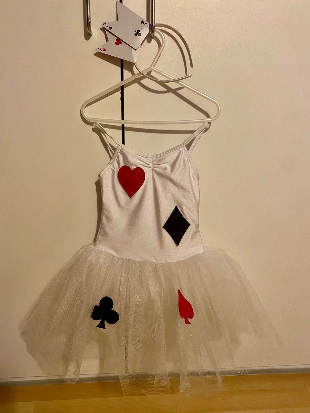 Costumi: Spielkarte Ballettkostüm – Nuovo (secondo la descrizione) da Unterägeri venduto da Simonolga