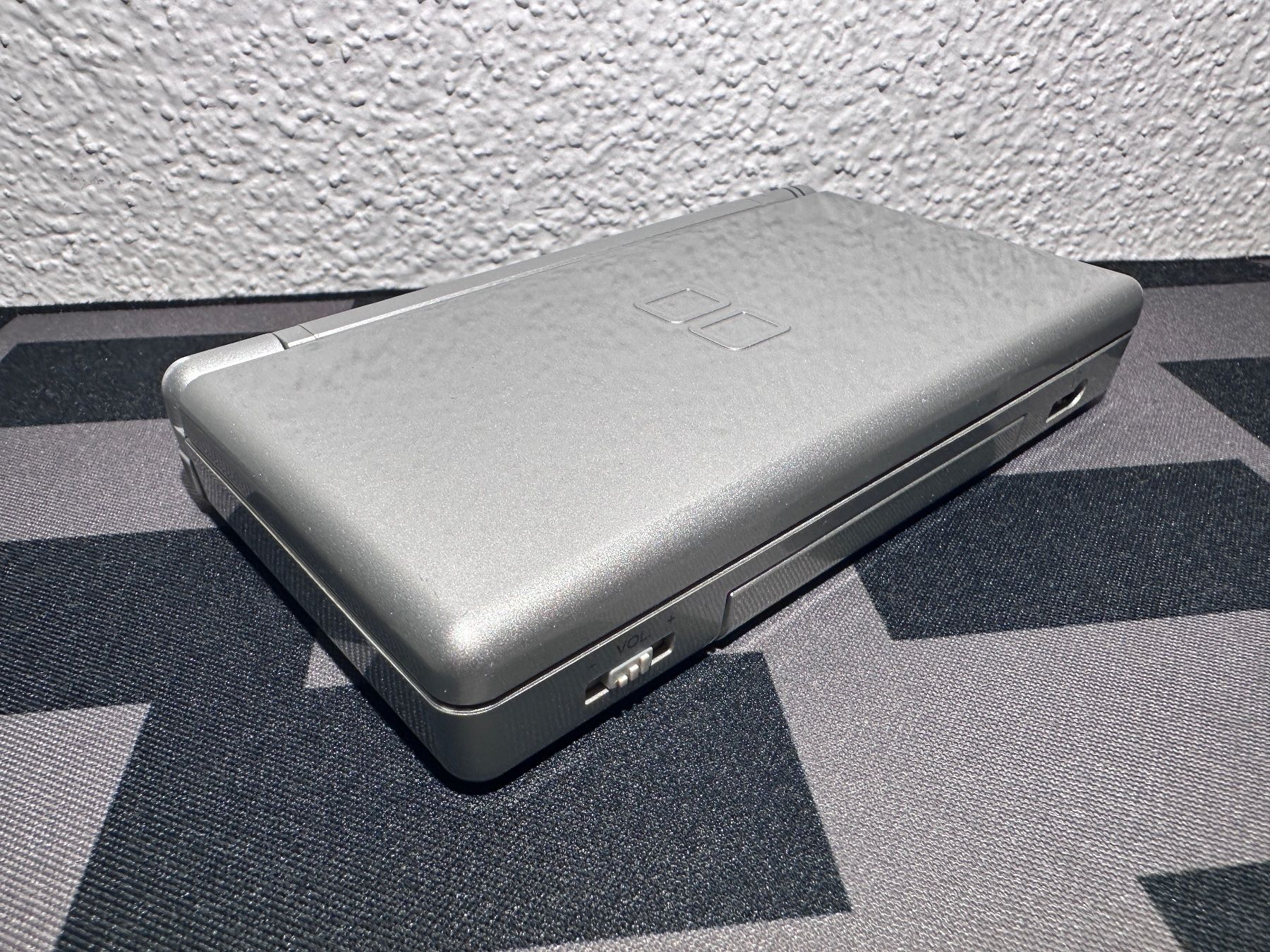 Nintendo Console: Nintendo DS Lite Silber + Ladekabel + Stift + GBA Abdeckung – Usato da Kappel SO venduto da MyFunBox 1