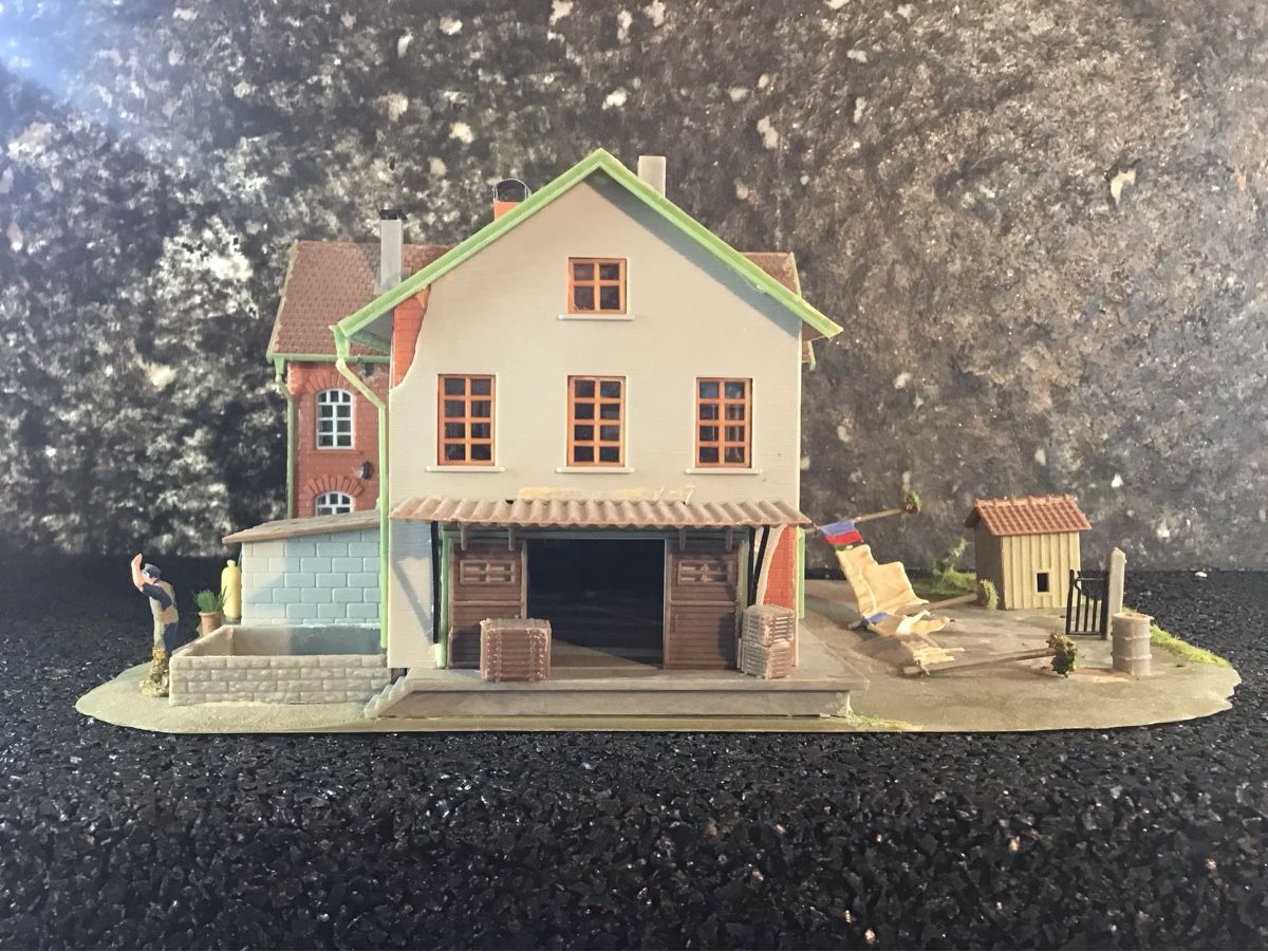 Kit di modellismo & Modellini statici: MODELL GEBÄUDEHAUS – Usato da Männedorf venduto da Spezial-Modelle
