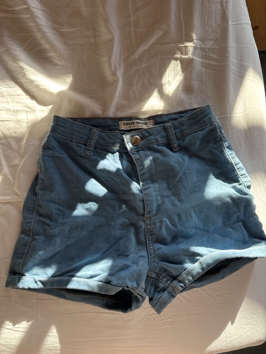 Tally Weijl Pantaloni: Hot Pants – Usato da Lurtigen venduto da sal_79fm