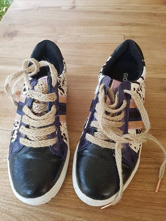 Damenschuhe: Sneaker – Gebraucht aus Witterswil von Katja... 1