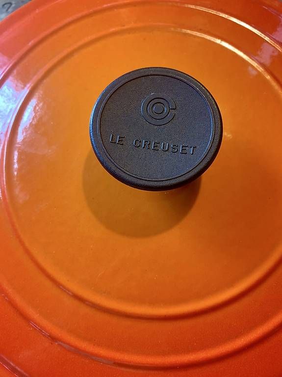 Le Creuset Töpfe: Cocotte le Creuset 26 cm – Gebraucht aus Montreux von Barber_Swiss_Vintage 4