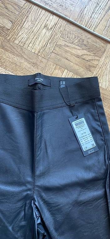 Hosen: Vero Moda Lederimitat Gr M 32 – Gebraucht aus bad ragaz von mandska 1