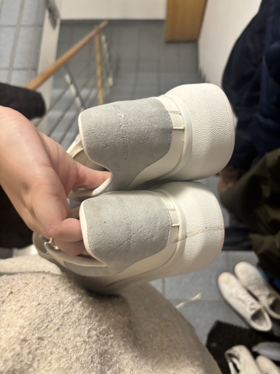 Herrenschuhe: Alexander McQueen Sneaker – Neu (gemäss Beschreibung) aus Adliswil von lia_f7dp 4