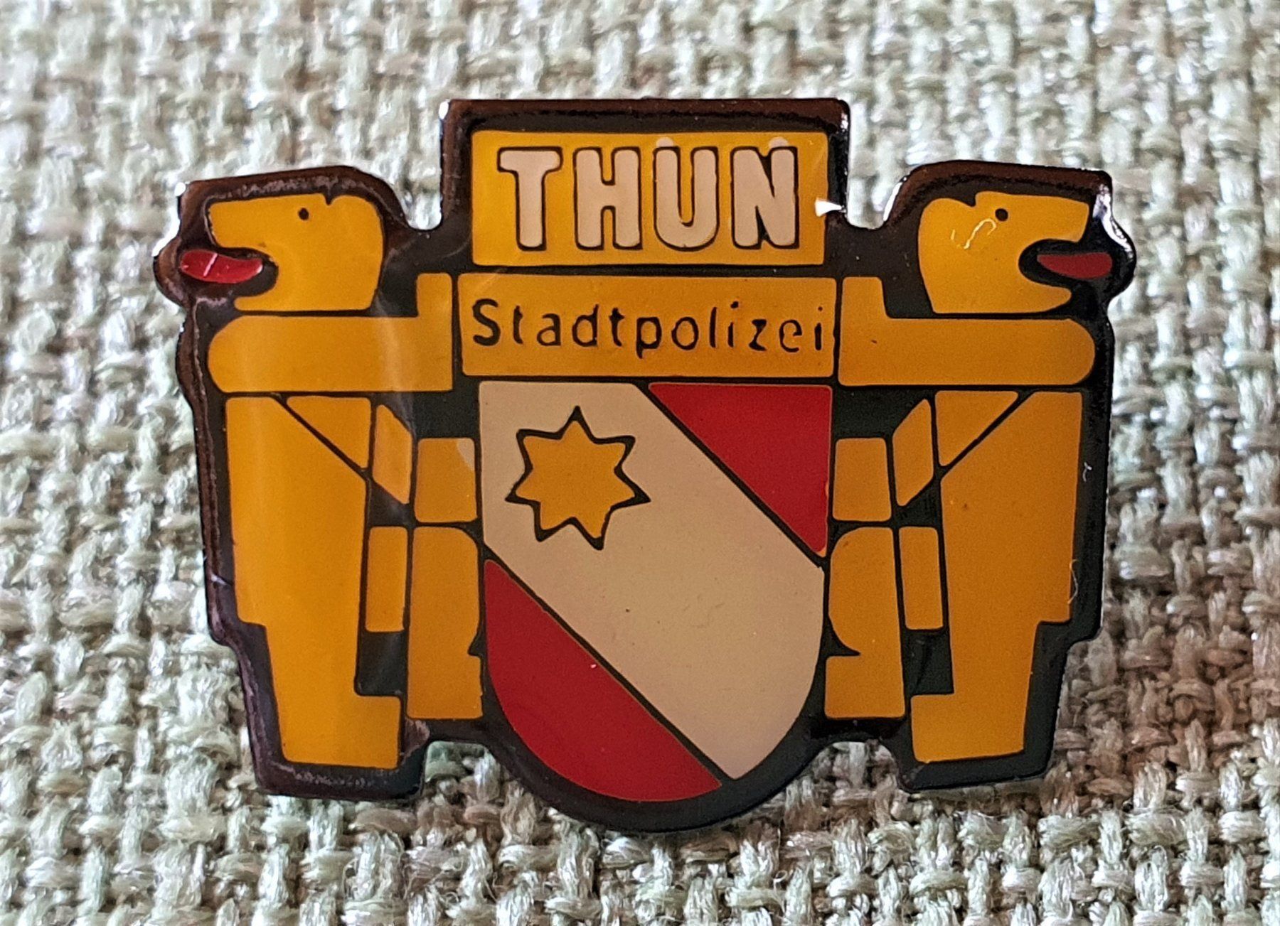 Spille: E256 - Pin THUN Stadt Poplizei Bären – Usato da Reinach BL venduto da Boston-Verkauf