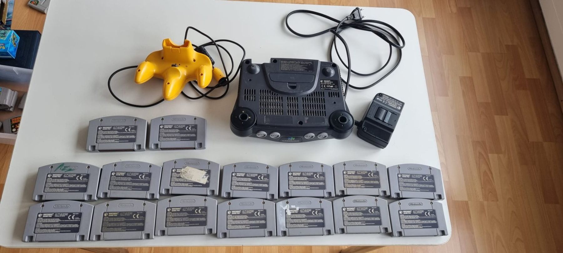 Nintendo Console: Nintendo 64 + Spiele – Usato da Aarau Rohr venduto da Shad 1