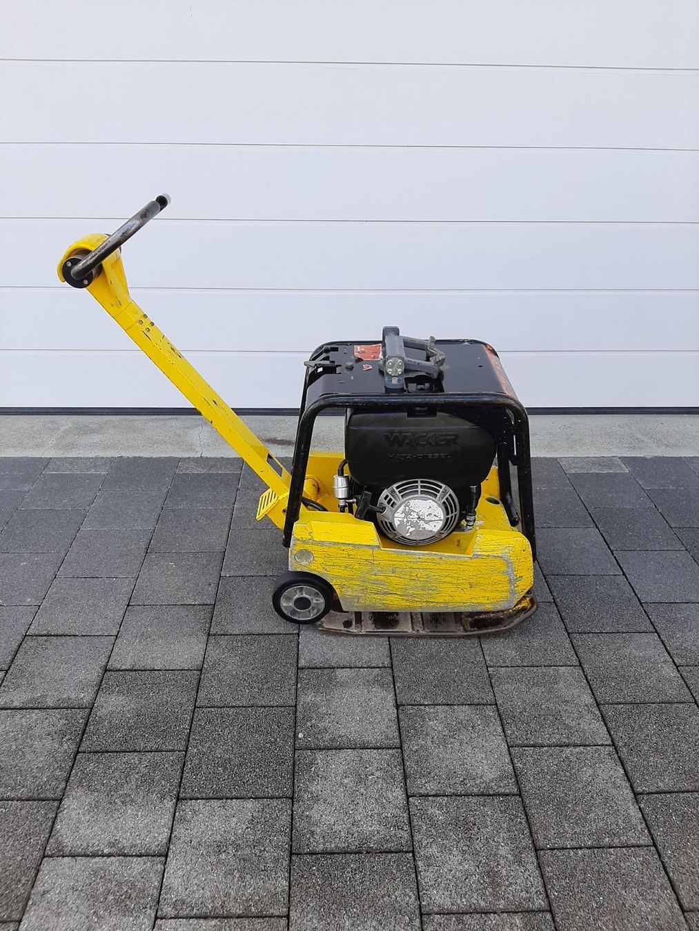 Wacker Neuson Tutte le macchine: Vibroplatte Rüttelplatte Hatz Diesel Wacker Neusson – Usato da Rain venduto da Kleinmoto 1