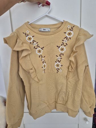 Pullover C&A gelb bestickt Grösse 128cm 8J