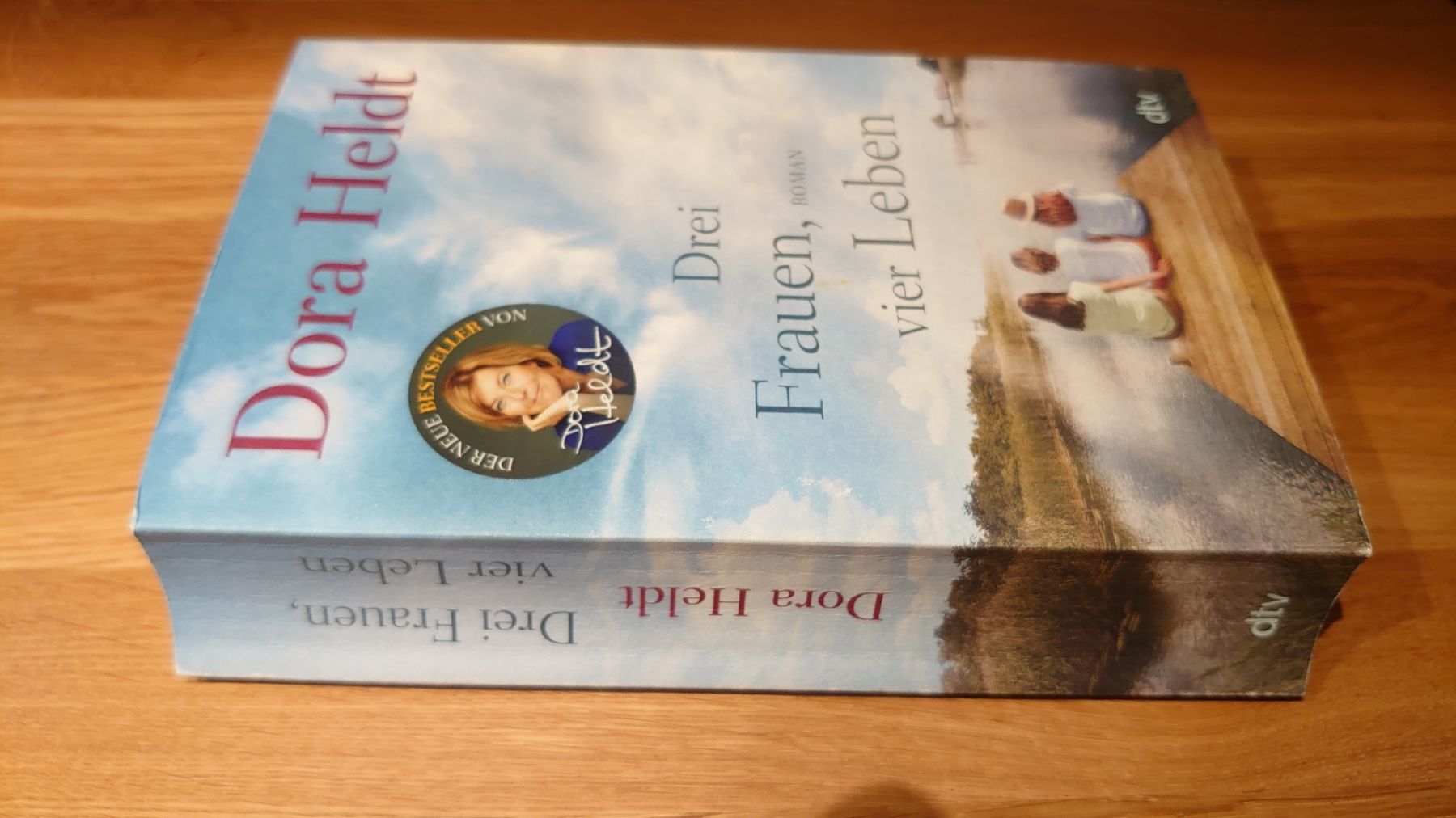 Libri: Dora Heldt - Drei Frauen, vier Leben – Usato da Pfäffikon SZ venduto da Wild0 3