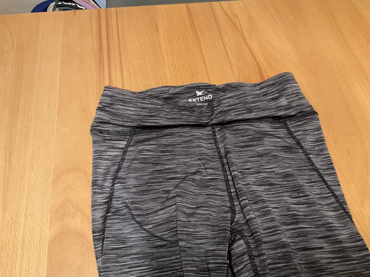 Strumpfhosen & Leggings: Kinder-Gymnastikhose Extend Gr 152 – Gebraucht aus Schinznach Dorf von Balz1968 1