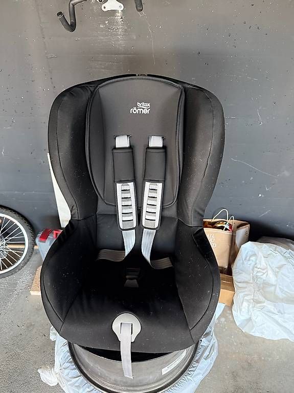 Britax Römer Seggiolini per auto: Römer Kindersitz – Usato da Nürensdorf venduto da Marcoaeberhard