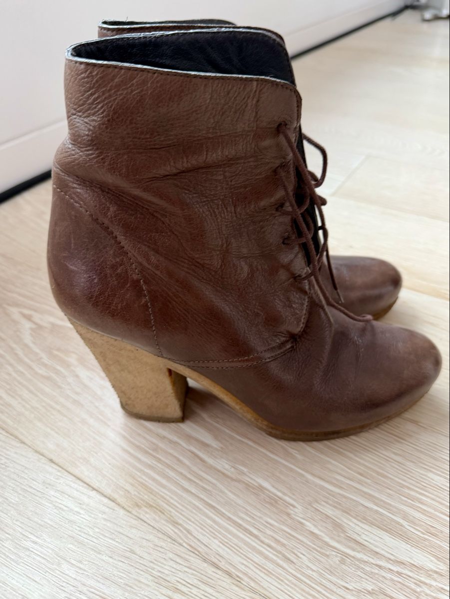 Scarpe da donna: Prada Stiefeletten – Usato da Zürich venduto da Tinyfish 1