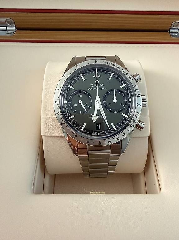 Omega Uhren: Omega Speedmaster 57 Grün – Gebraucht aus Zürich von timeio-swapwatch
