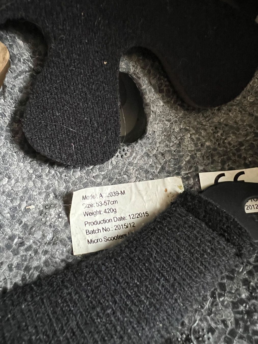 Caschi: Kinderhelm von Micro bunt gebraucht 53-57cm – Usato da Rüschlikon venduto da 21moje 4