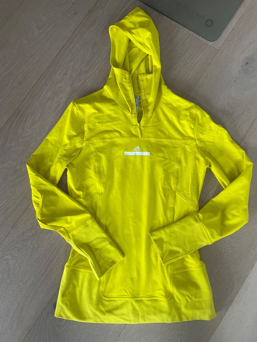 Stella McCartney Top: Stella McCartney Adidas Jogging Oberteil S – Usato da Erlenbach ZH venduto da Pocahoney