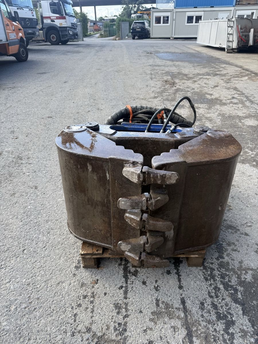 Menzi Muck Escavatori: Grappin Menzi ,Kaiser  – Usato da Villeneuve VD venduto da Tiennot 1