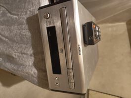 DVD-Player Yamaha DVD-E810 silber gebraucht mit Fernbedie...