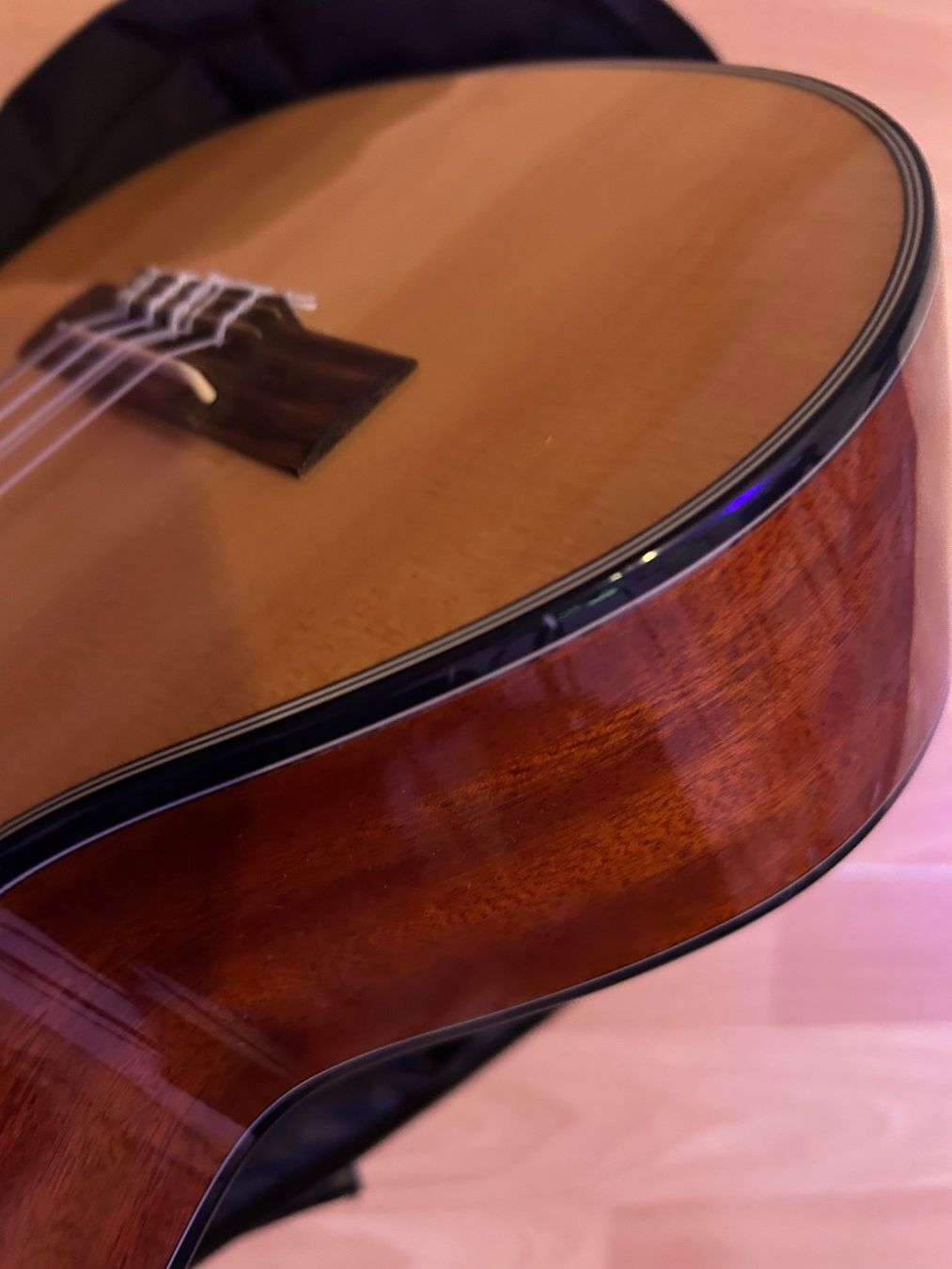 Strumenti musicali: Kala KA S6 EQ 6-String Tenor Ukulele – Usato da Zürich venduto da ecwashere 4