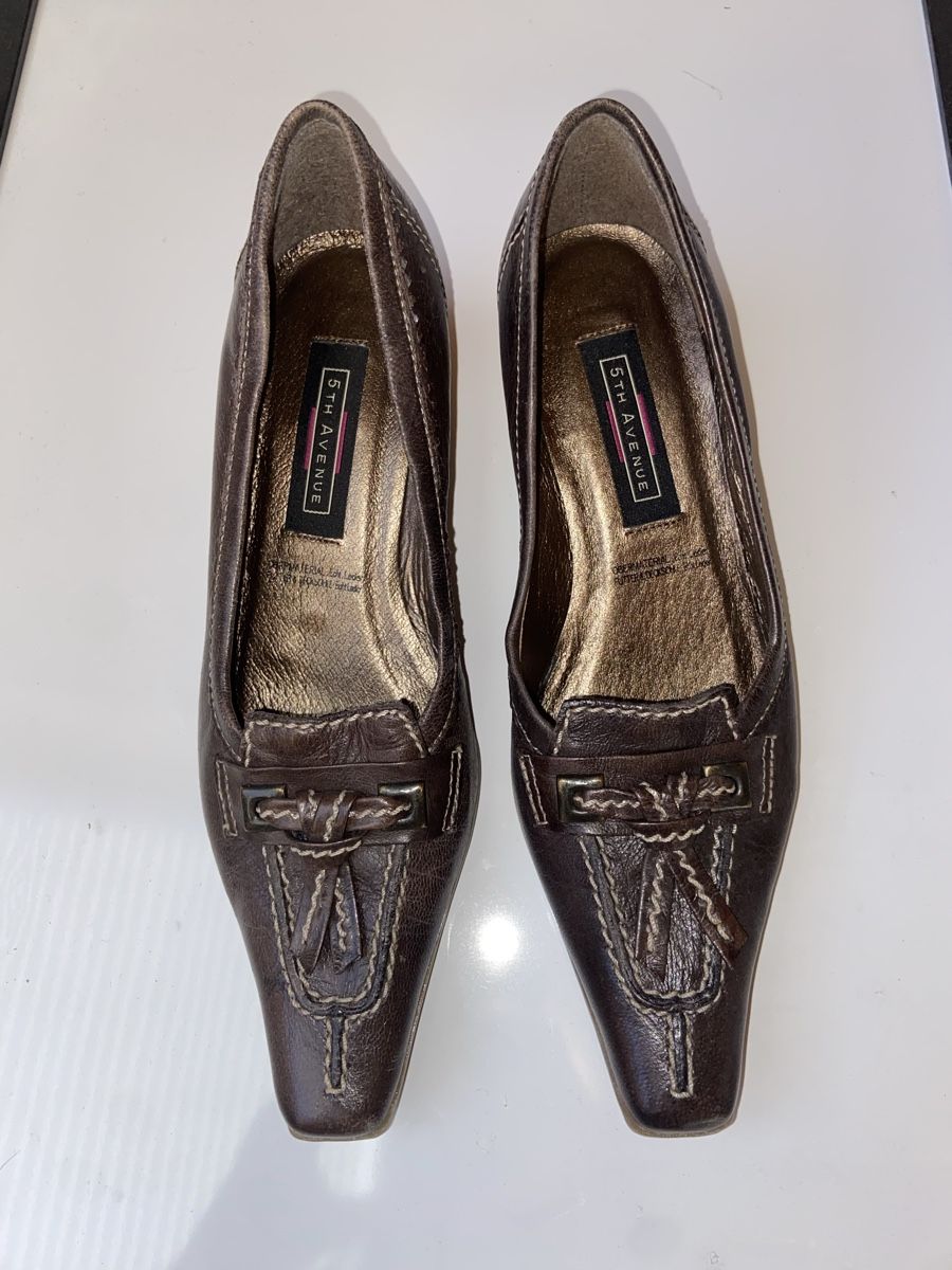 Scarpe da donna: Escarpins brun 5TH AVENUE taille 37,5 – Usato da Mont-sur-Lausanne venduto da lau_2775