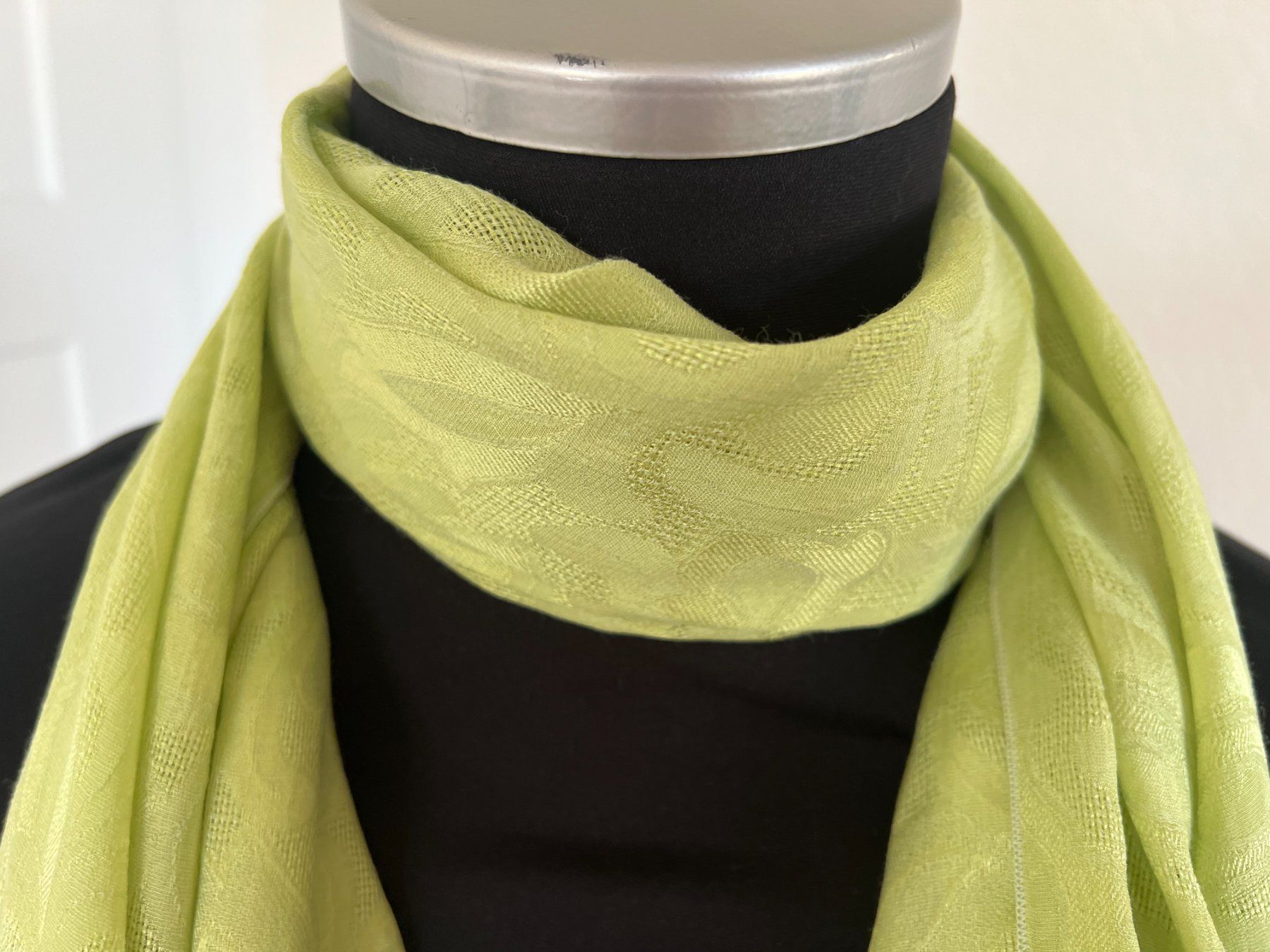 Colora Foulard & Sciarpe: Colora Schal, 68% Seide, Hellgrün, NEU – Nuovo e nell'imballaggio originale da Worb venduto da farben20zauber 2