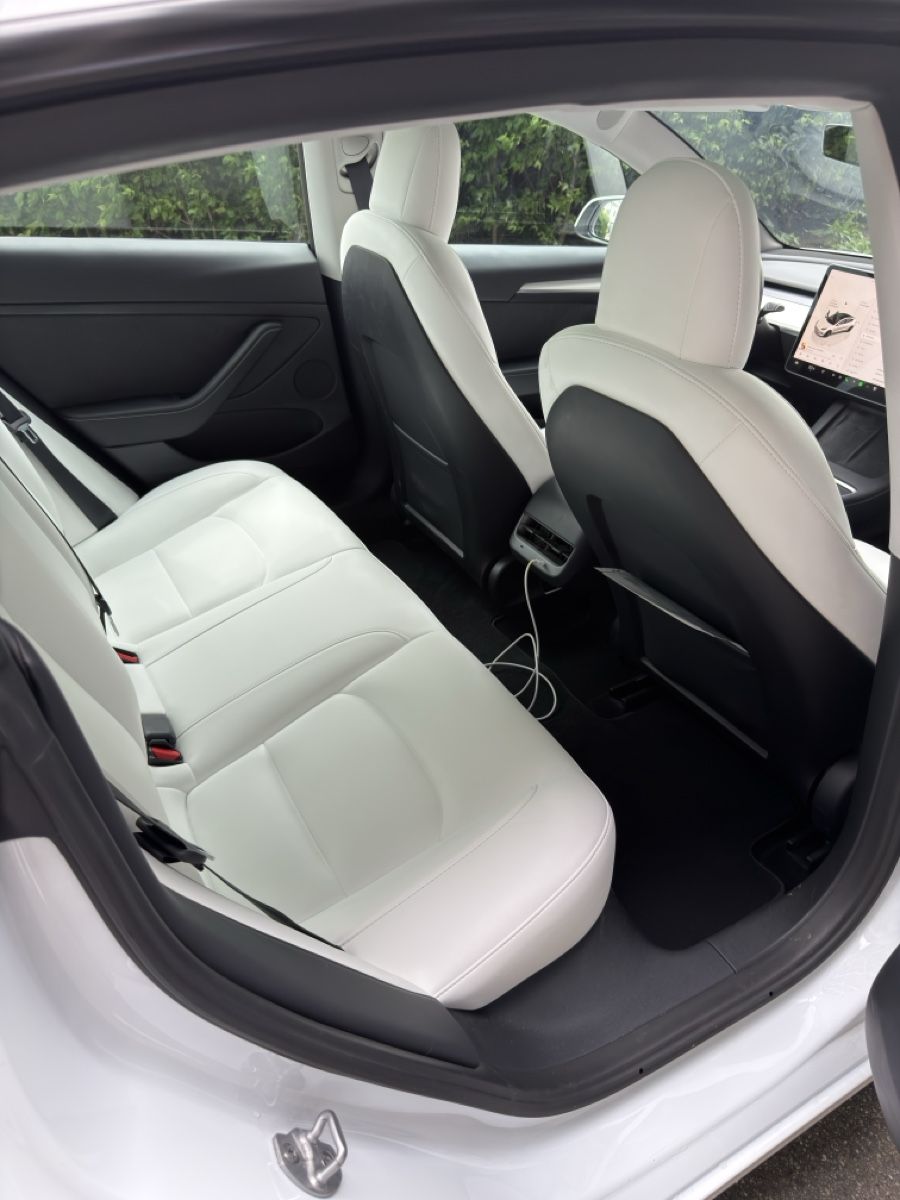 Tesla Automobili: Tesla Model 3 Longrange 2022 Weiss/Weiss – Usato da Pratteln venduto da FabianApp 8