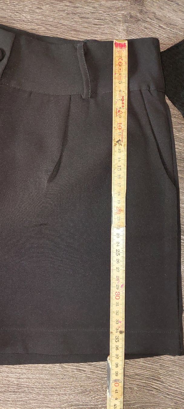 Pantaloni: Shorts + Top Schwarz gr 36 – Nuovo (secondo la descrizione) da Gwatt (Thun) venduto da Letzte-Chance-III 2