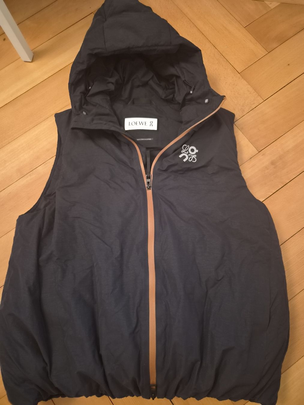 Loewe Gilet & Giacche: Loewe  x On Daunenweste  – Nuovo (secondo la descrizione) da Weesen venduto da sch_cs6t