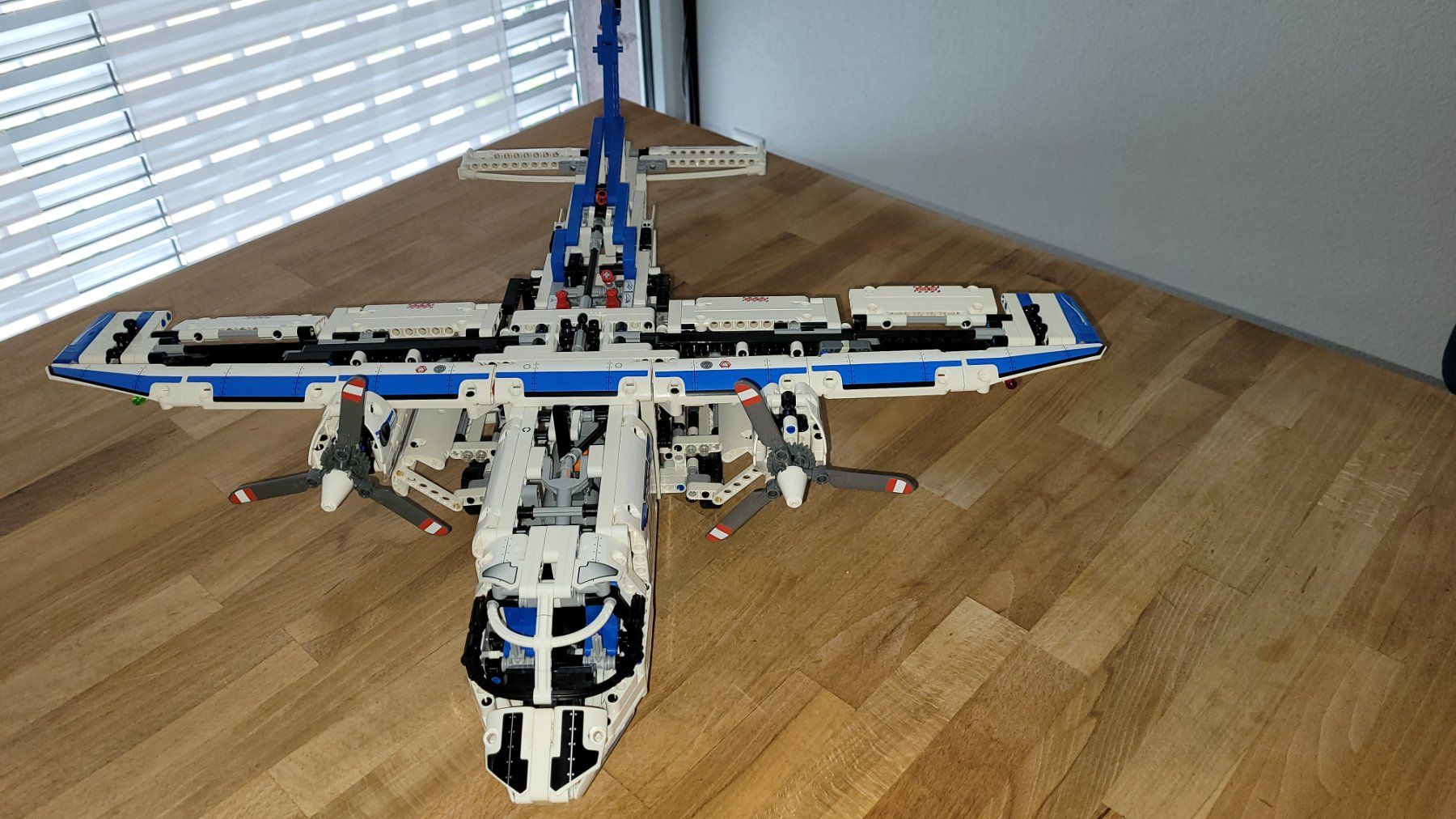 Lego Kit di costruzioni: Frachtflugzeug 42025 – Usato da Olten venduto da Einwegparadies 1