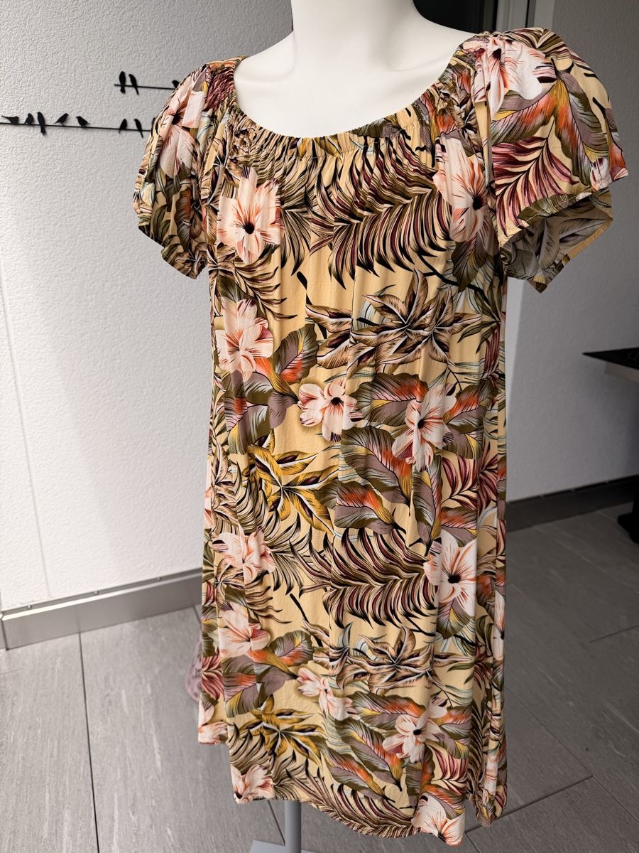 Robes: Kleid Sommerkleid Blumenmuster  – D'occasion à Biberist par Mi58