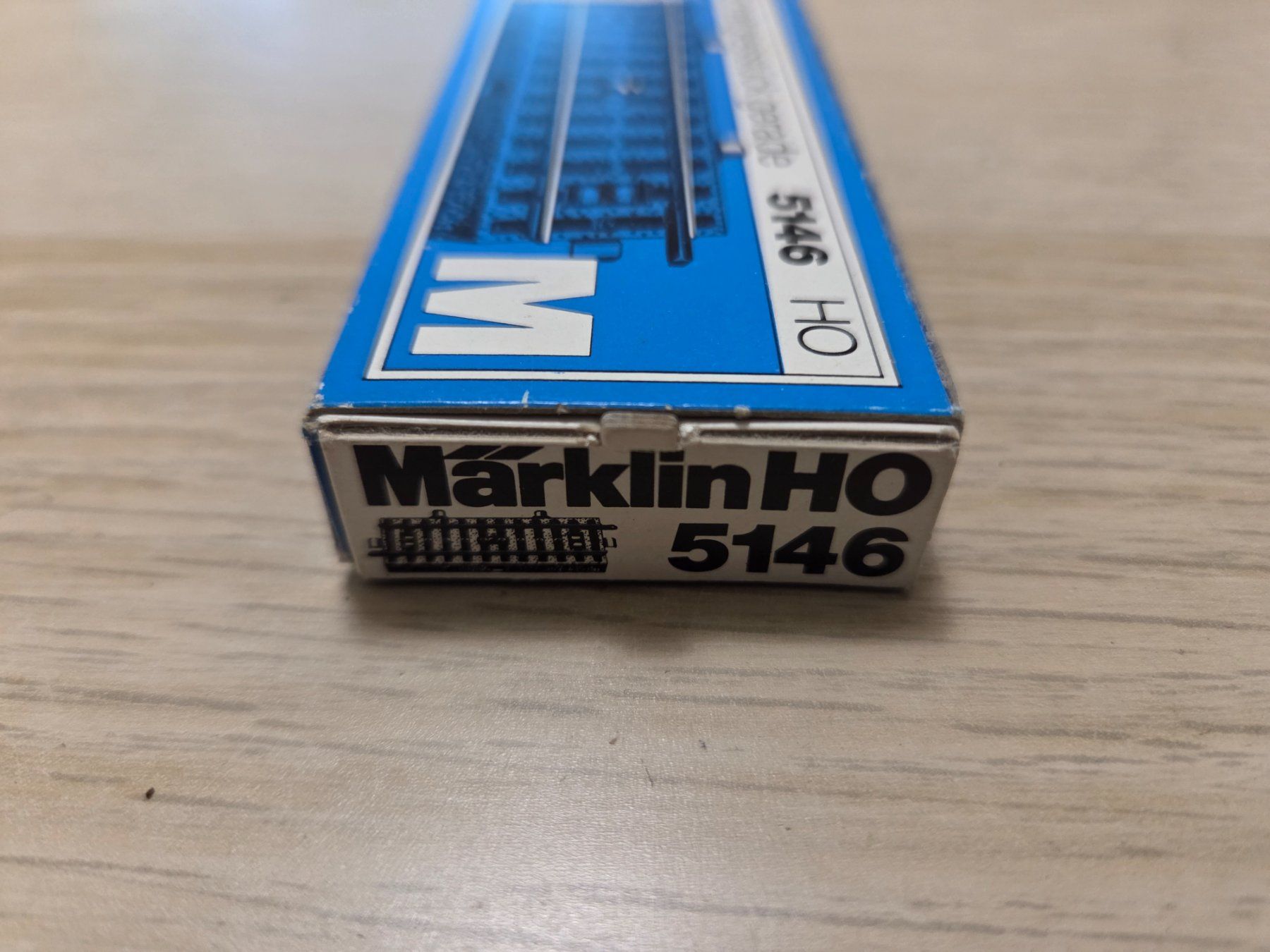 Märklin Modellini di ferrovie: Märklin 5146 Schaltgleis H0 – Usato da St-Aubin-Sauges venduto da Lo_Go 1