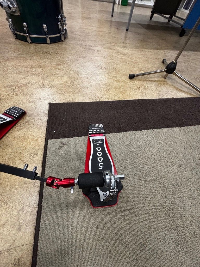 DW Strumenti musicali: DRUM WORKSHOP DOPPEL-FUSSMASCHINE 5000er Serie – Usato da Spreitenbach venduto da Hemingway69 5