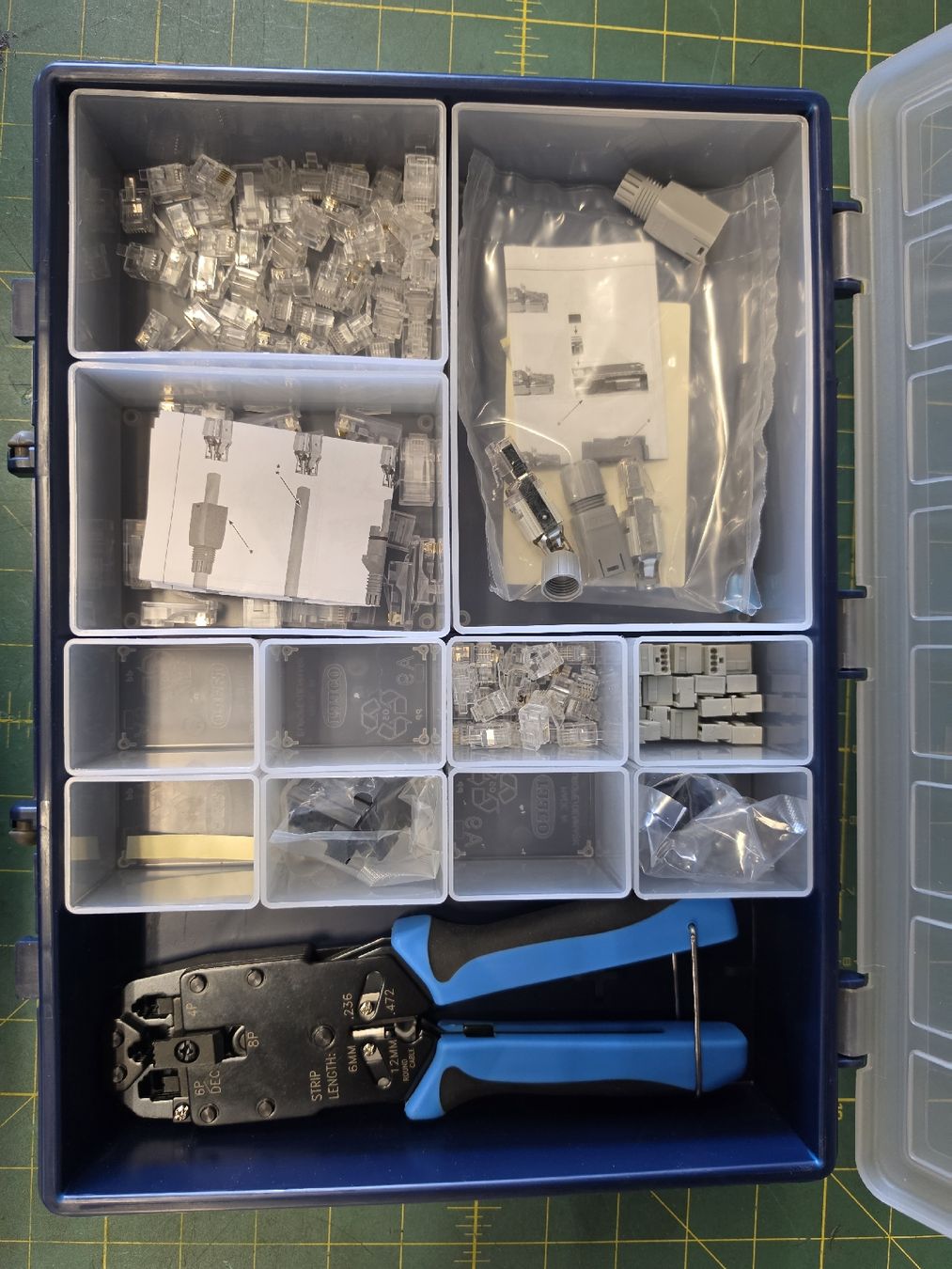 Tous les outils: Lan Kabel Sortiment – D'occasion à Dipoldsau par AudiMech96