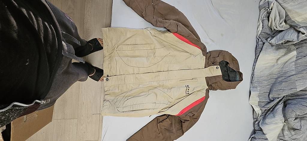 Sci: Skijacke mit ski oder schneehose marke – Usato da wängi venduto da haa_6pqc 1