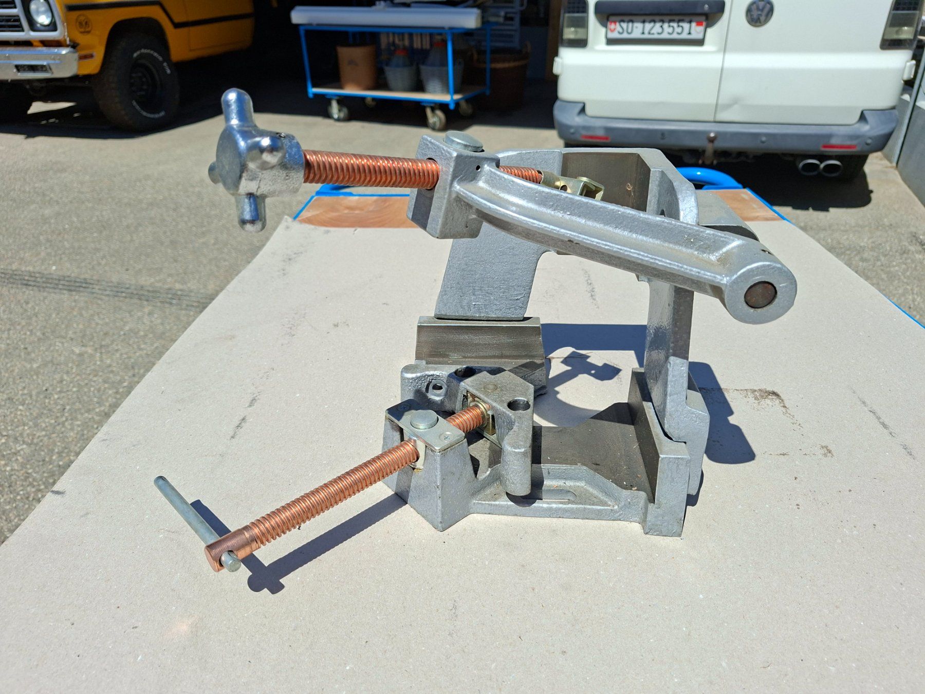 Tutti gli attrezzi: Winkelschraubstock Winkelspanner Rohrspanner 3D-Spanner – Nuovo (secondo la descrizione) da Boningen venduto da Workhouse 3