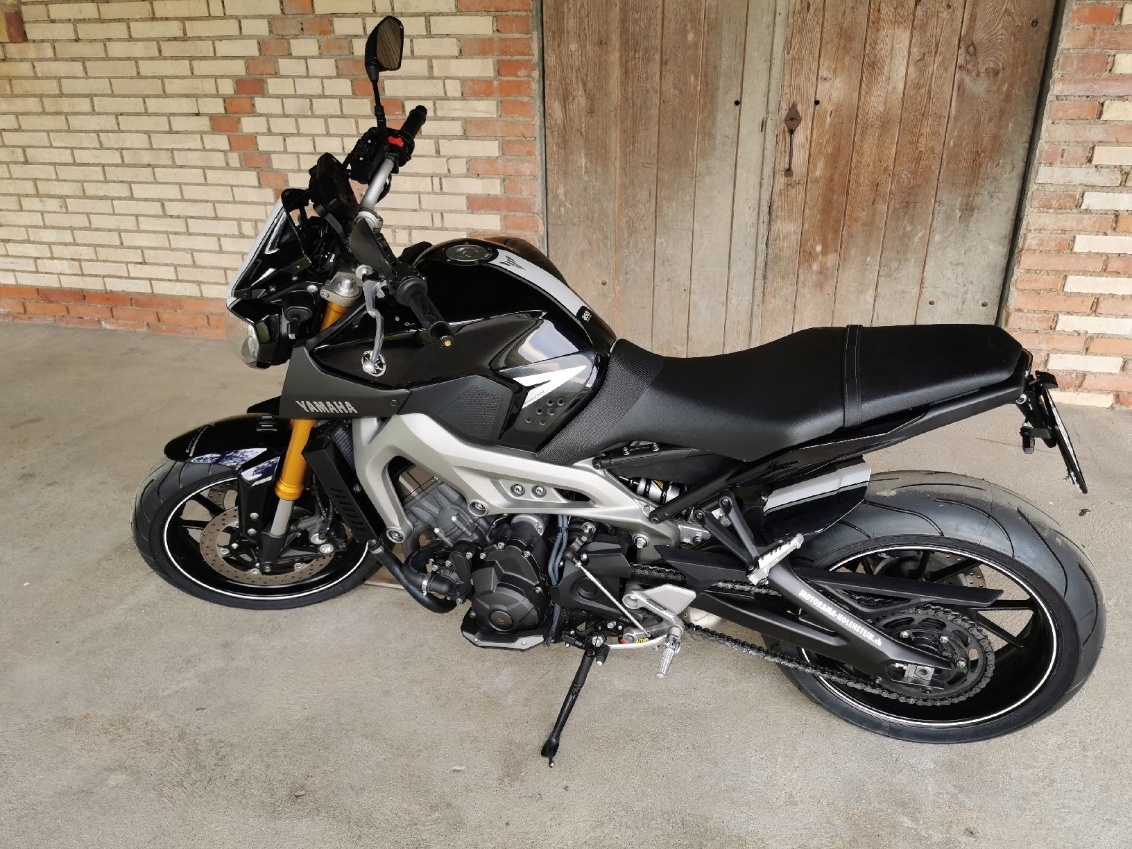 Yamaha Strada: Yamaha MT-09 ABS – Usato da Vordemwald venduto da Kspurs 4