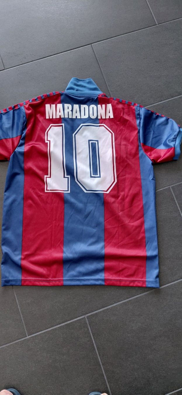 FC Barcelona Trainer, Turnhosen & -trikots: Fußball Retro Trikot D.Maradona – Gebraucht aus Schmerikon von Olympia04 1