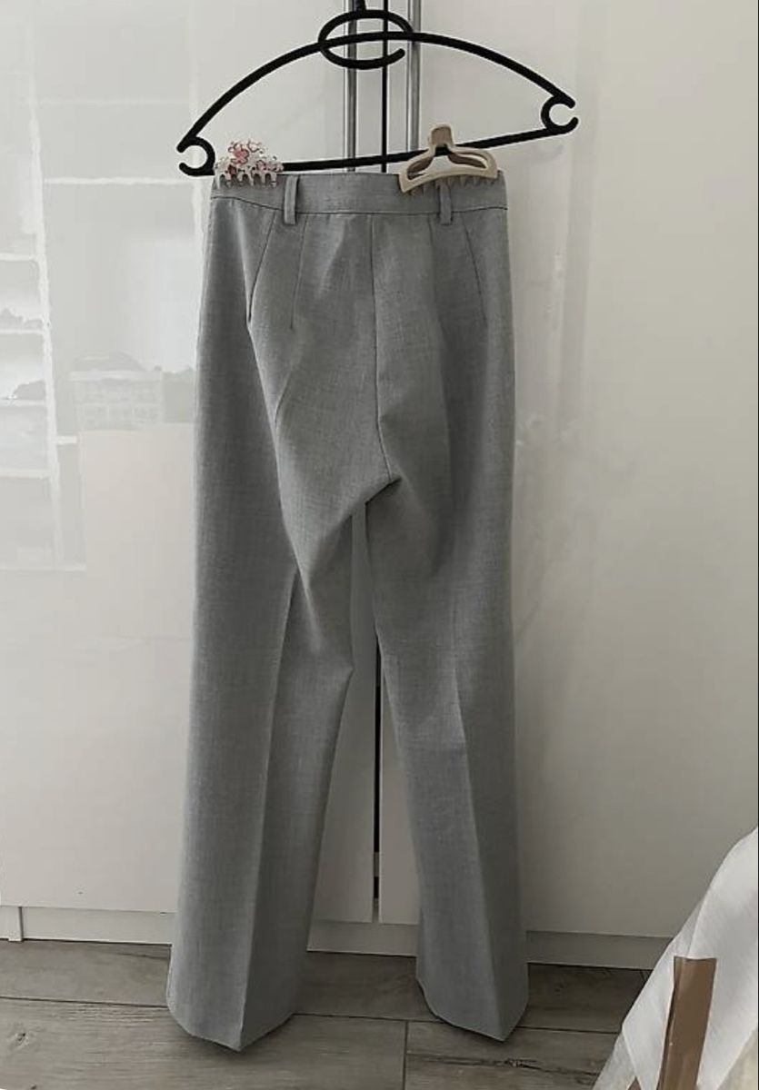 Bershka Hosen: Graue Anzugshose – Gebraucht aus Dietikon von Mischi2167 1