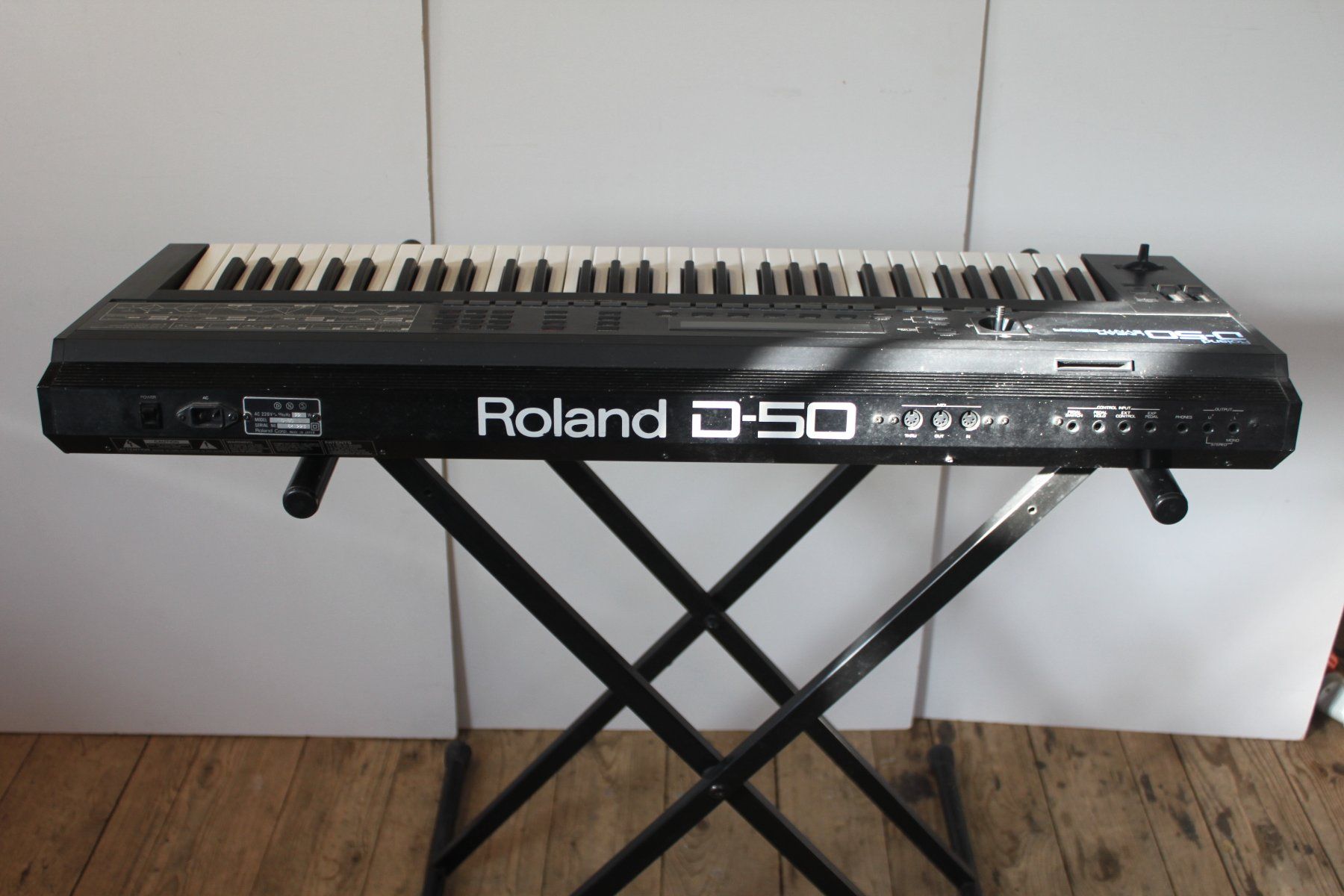 Roland Strumenti musicali: Roland D-50 Linear Synthesizer, Keyboard – Usato da Glarus venduto da Toni-Glarus 3