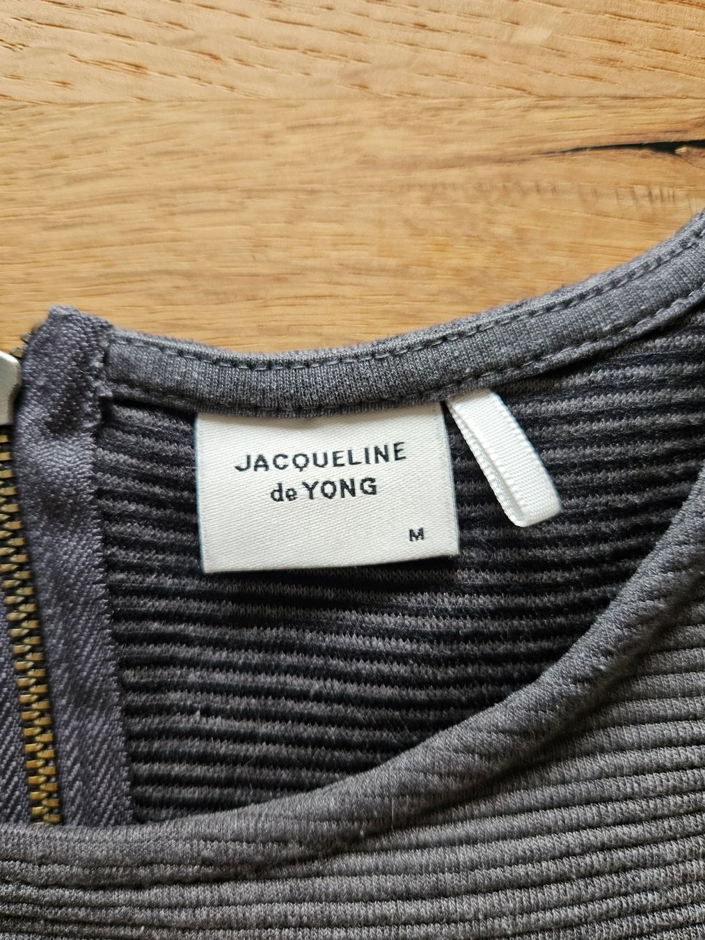 Pulls & Sweat-shirts: Damen Pullover Jacqueline de Yong Grau Grösse M – D'occasion à Liestal par corneb 1
